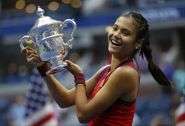 她的接发球 她的接发球